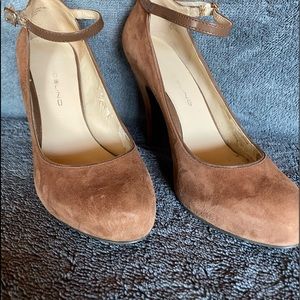 Bandolino Brown Suede Heels